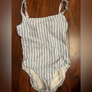 Time and tru one piece bathing suit
